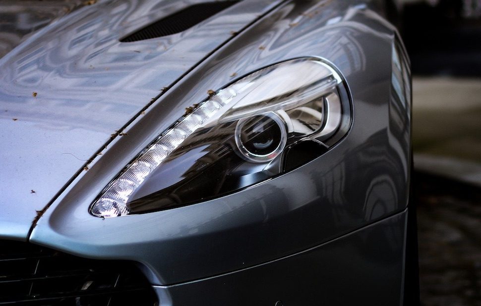 Miljardair Lawrence Stroll koopt deel Aston Martin