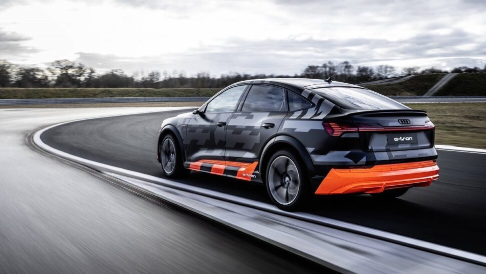 Hoe werkt een elektrische auto, zoals deze Audi e-tron S?