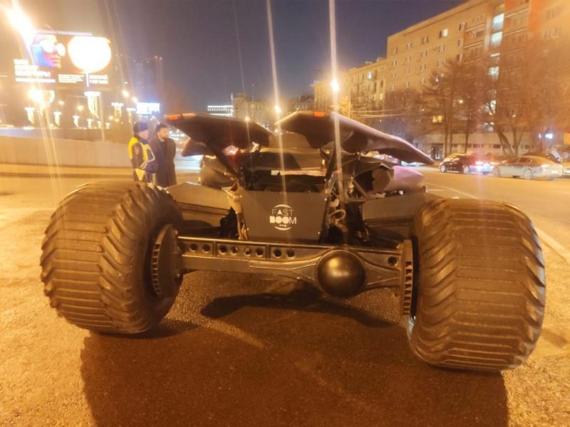 Achterkant Russische Batmobile