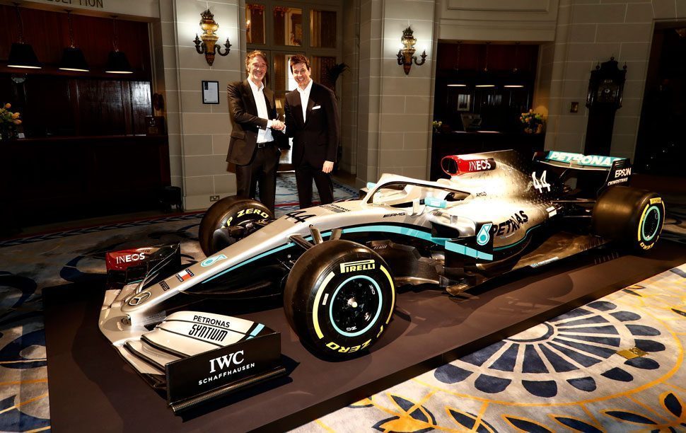 Mercedes onthult nieuwe F1 livery