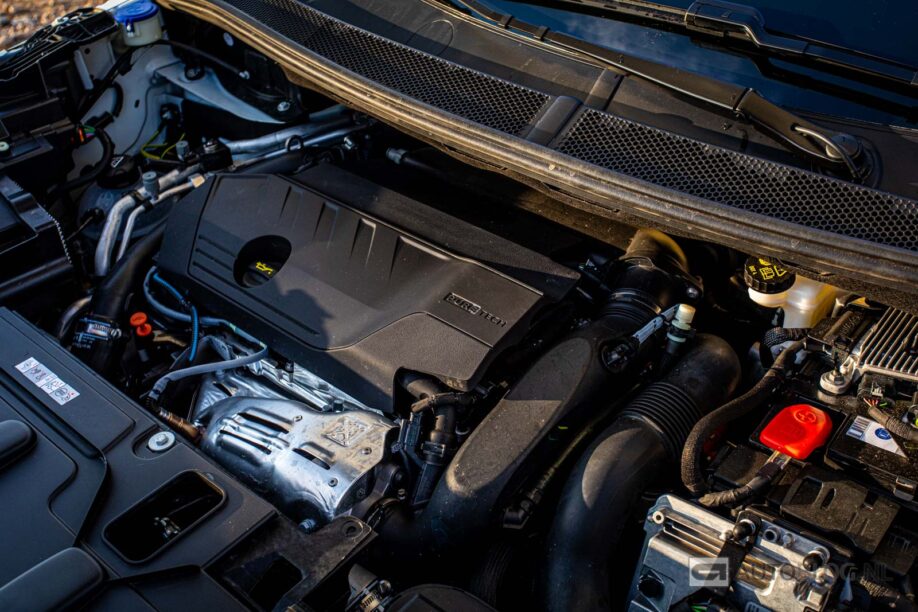 Peugeot 3008 GT HYbrid4 rijtest en video