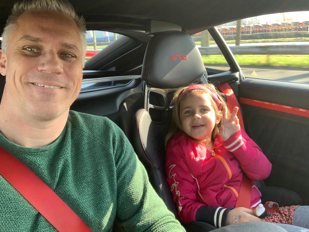 landen verkoper Federaal 11-jarige bestuurt auto in Rijswijk, politie bekeurt vader - Autoblog.nl
