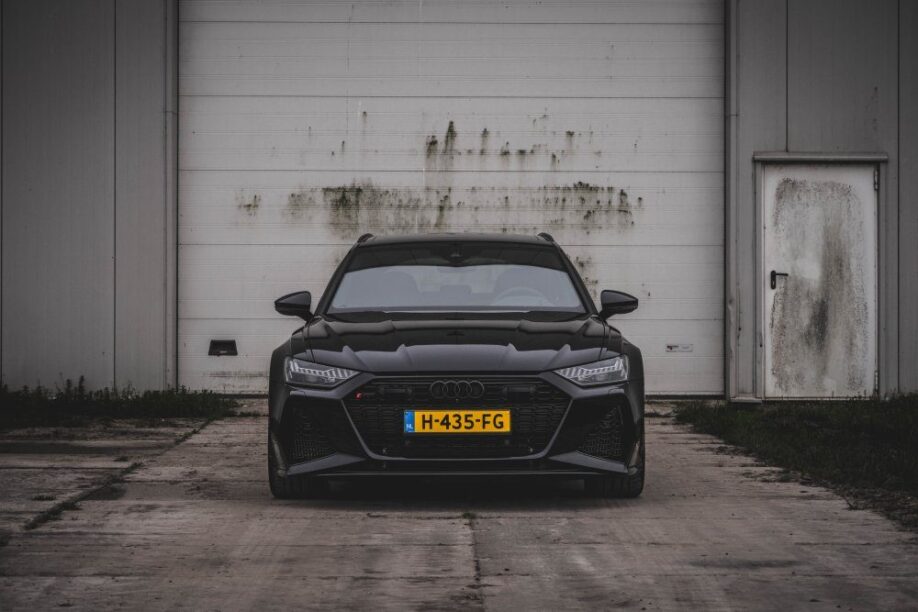 Audi RS6 C8 zwart