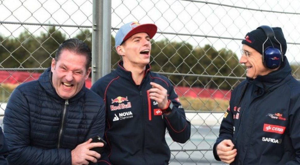 Max Verstappen lacht Lewis Hamilton uit