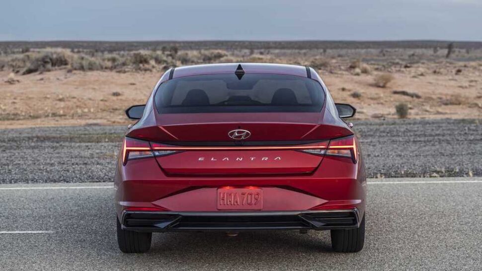 Hyundai Elantra krijgt nieuw familiegezicht
