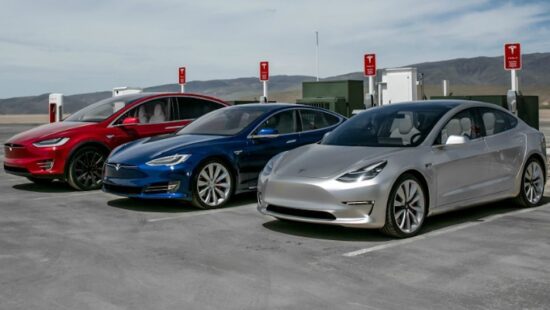 Tesla loopt met Superchargers mijlenver voor