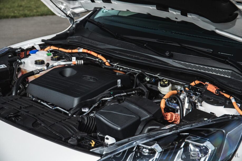 Ford Kuga plug-in hybrid rijtest