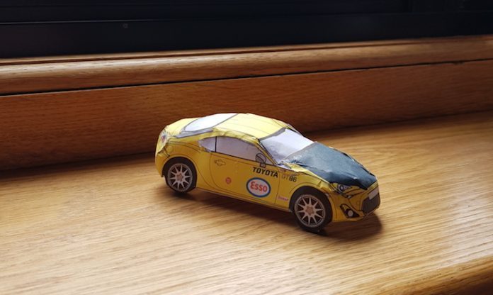 Een gevouwen Toyota GT86