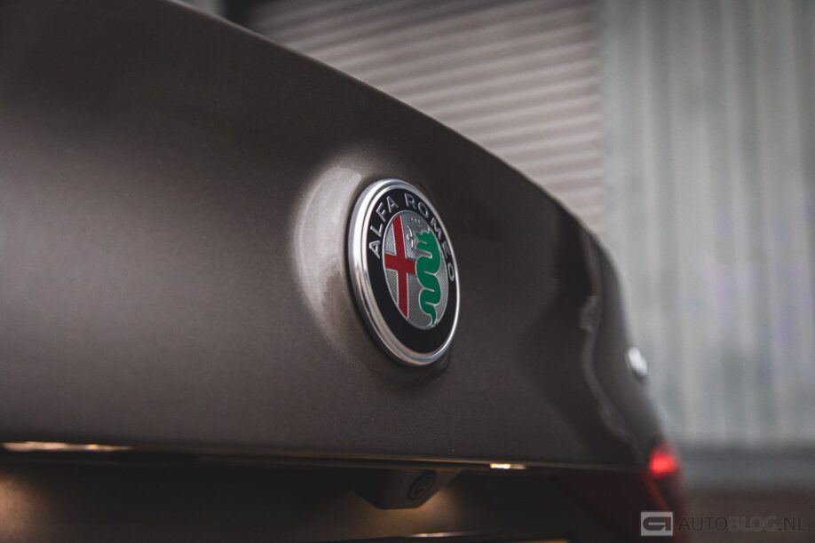 De badge van onze Alfa Romeo Giulia duurtester
