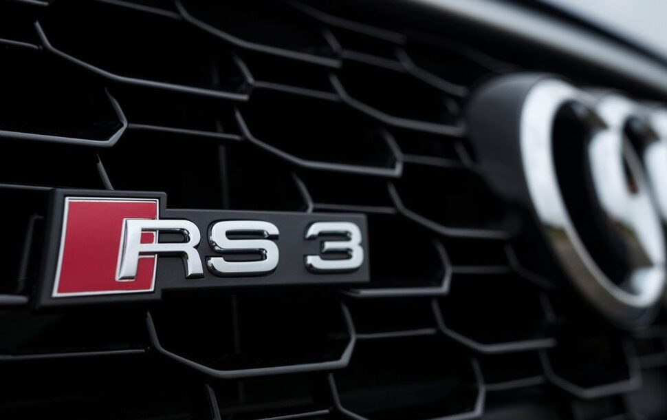 Audi RS3 grille voor de crash