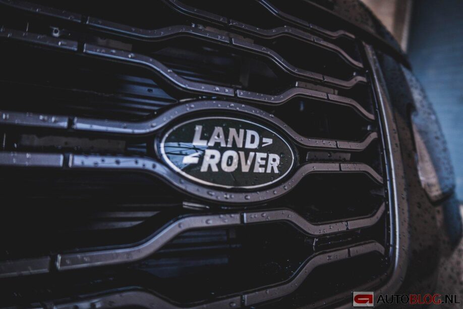 Het logo van een natte Range Rover SDV8 LWB