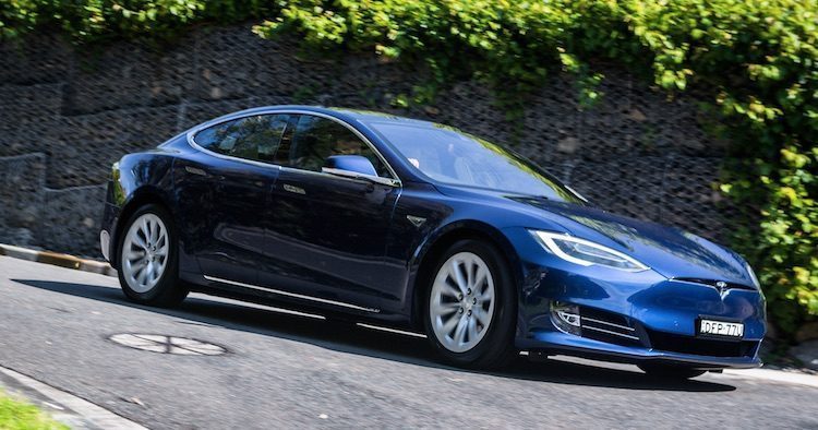 Tesla Model S - autoverkopen in coronatijd