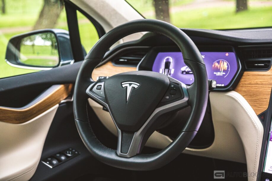 Stuur van een Tesla Model X