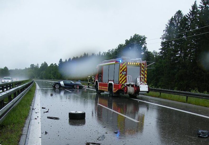 Audi R8 crash brandweer