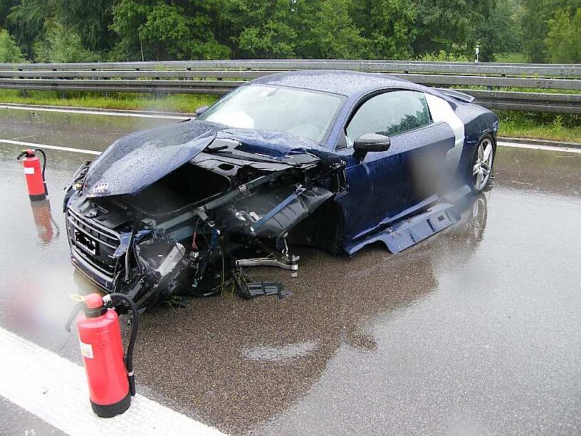 Audi R8 V10 crash