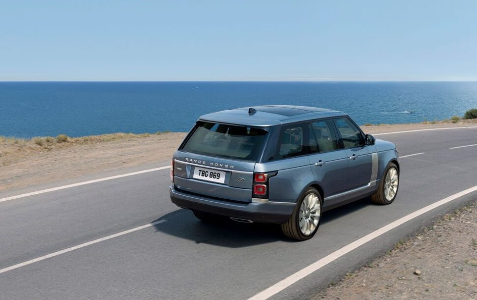 Een Range Rover, waarmee Land Rover manieren test om wagenziekte in autonome auto's te verminderen