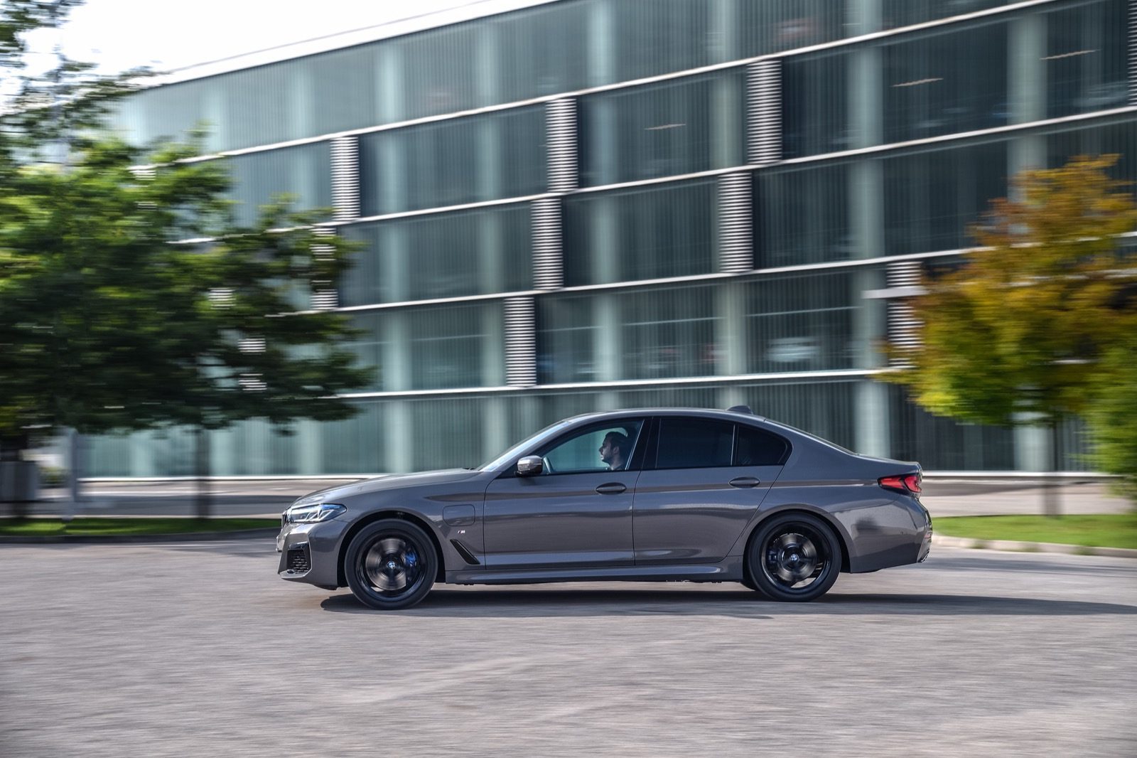 BMW 545e xDrive Sedan (G30)