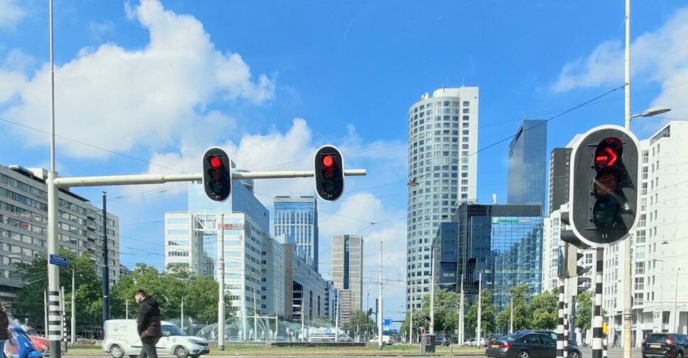 Nederlanders zetten verkeerslichten op groen met laptop