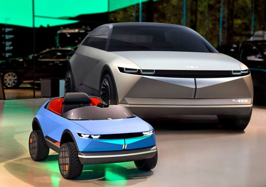 Elektrische speelgoedauto geïnspireerd op de Hyundai Concept 45