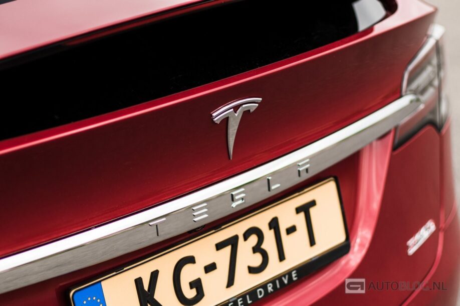 Achterkant van een Tesla Model X