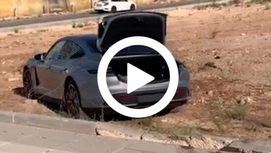Video - Porsche Taycan Turbo S crash na volle acceleratie