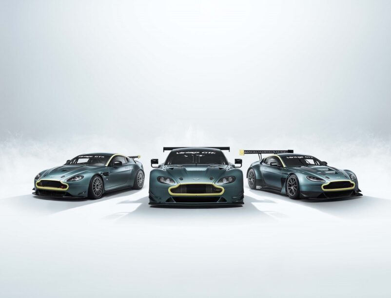Het trio aan Aston Martin raceauto's