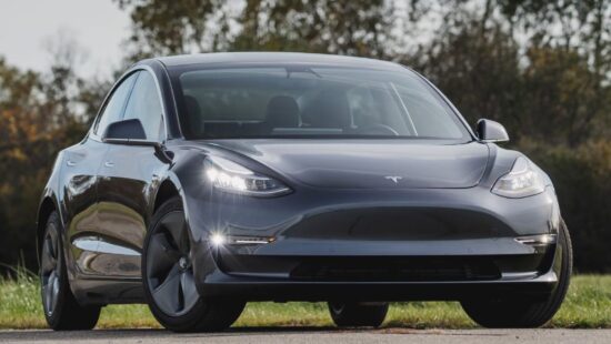 Tesla wil EV-voordelen versneld afvlakken