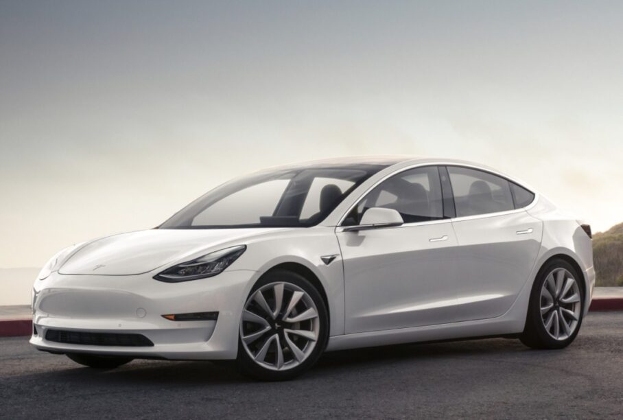 Tesla dumpt auto's van mindere kwaliteit in Europa