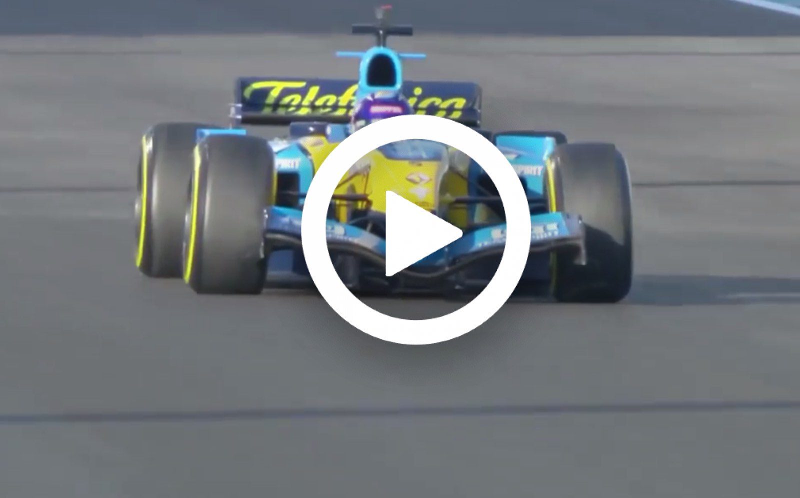 Video - Alonso gaat los in zijn kampioensauto