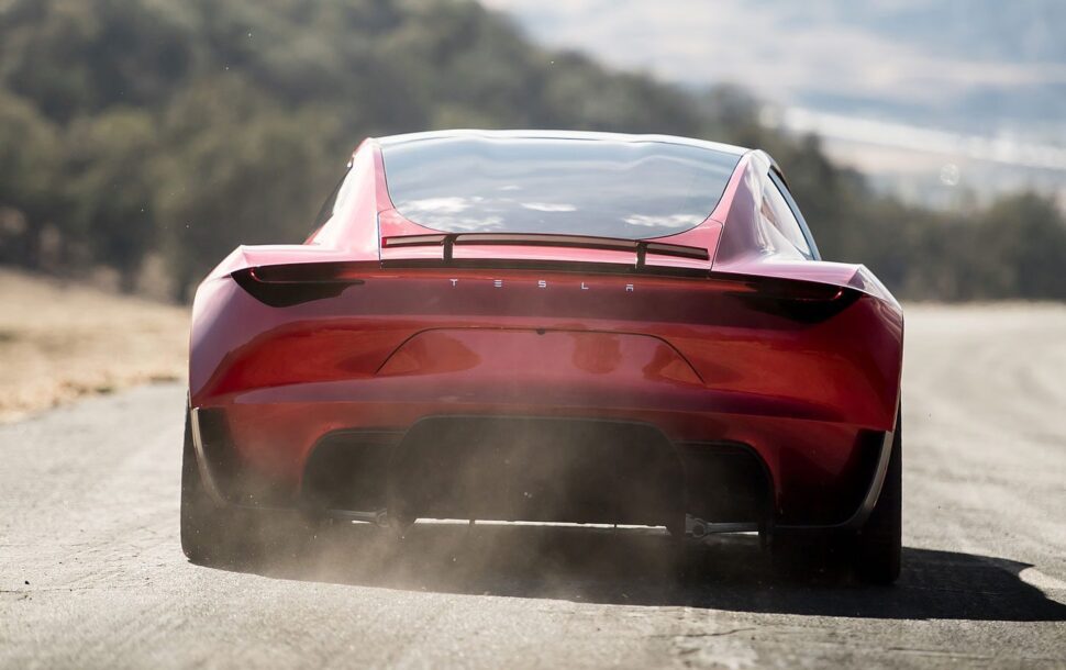 Elon Musk heeft nieuws over de productieversie van de Tesla Roadster, die buitengewoon spectaculair belooft te worden.