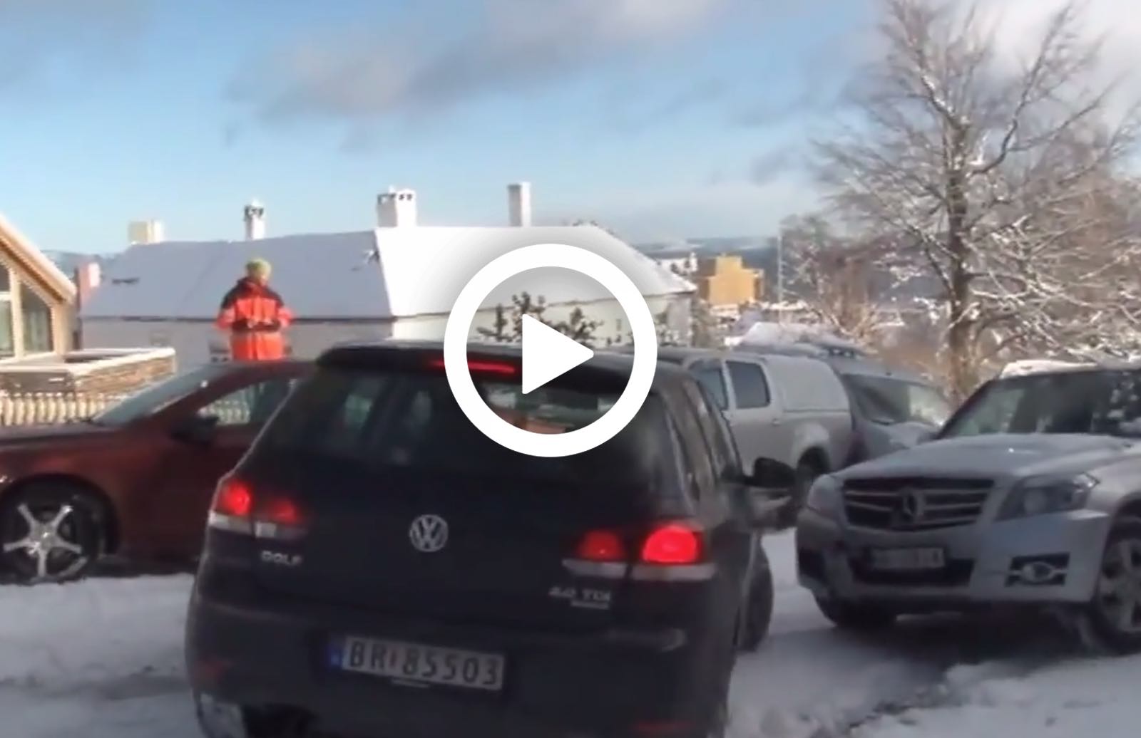 Video: Volkswagen Golf verliest de controle
