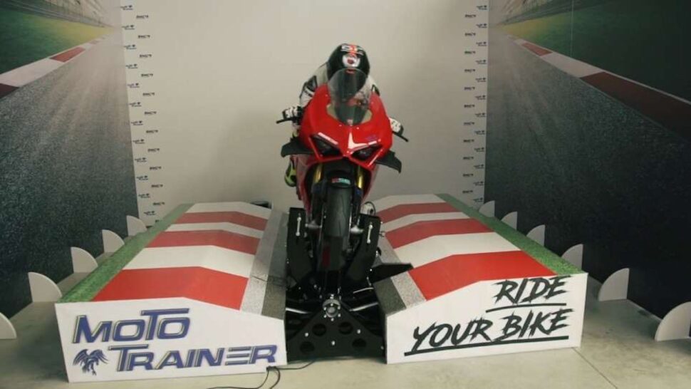 Start de vrijmibo met een MotoGP simulator van 12.900 euro