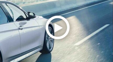 Video: vandalen steken BMW 3 Serie in de fik