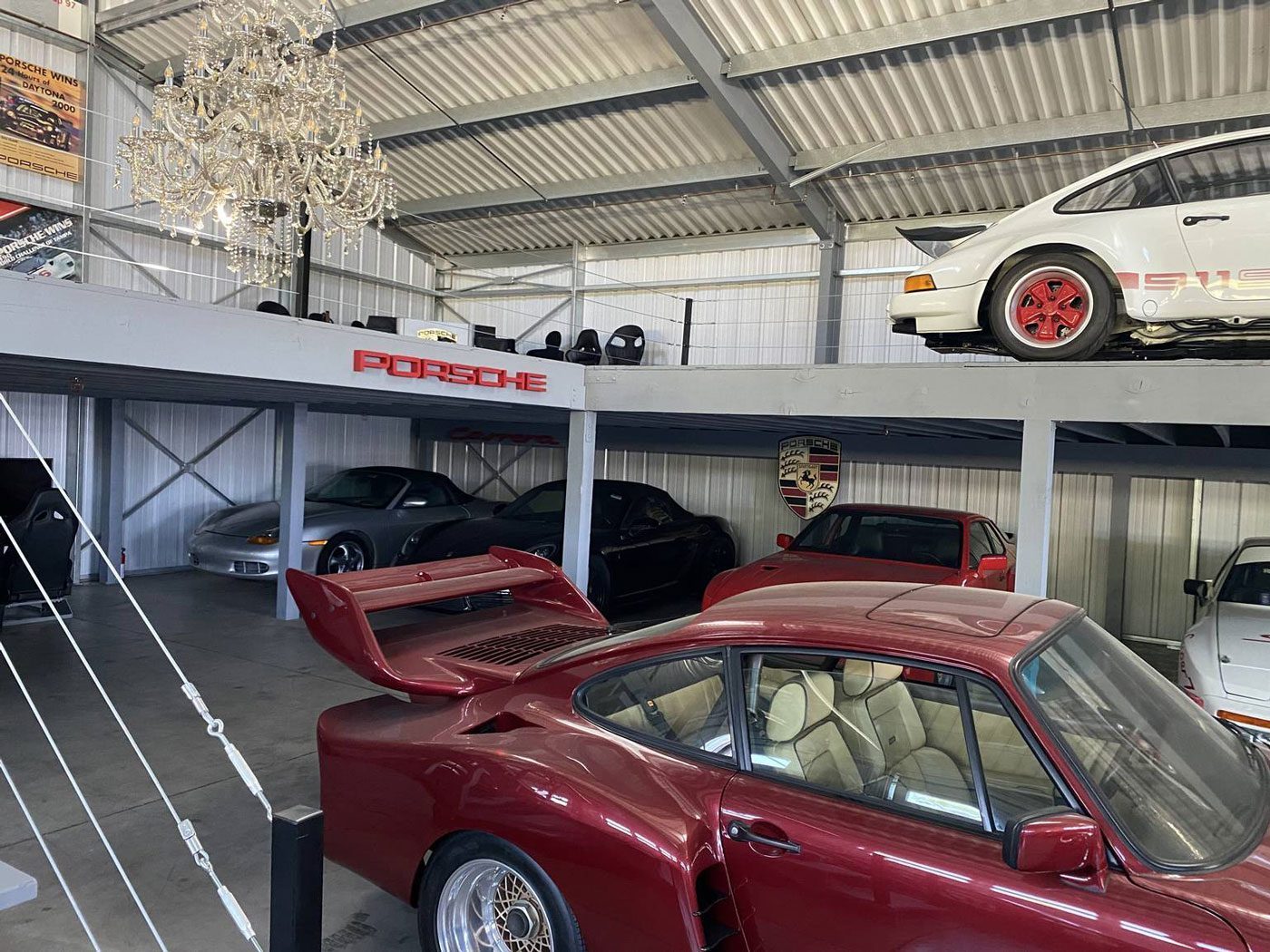 Deze ultieme Porsche-garage staat nu te koop