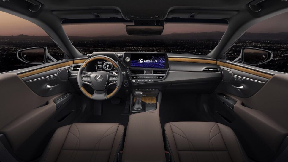 Lexus ES heeft een nieuwe voorkant en verbeterd interieur
