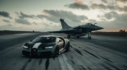 Video: Bugatti Chiron vs. straaljager, wat is sneller?