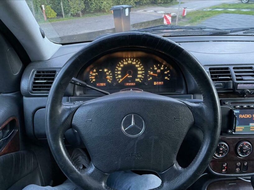 Mercedes ML270