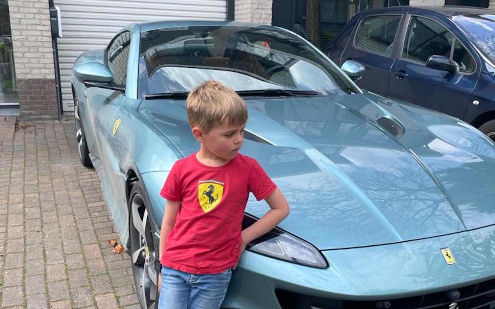 pen moeilijk mager Nieuwe Ferrari kledinglijn is speciaal voor kinderen - Autoblog.nl