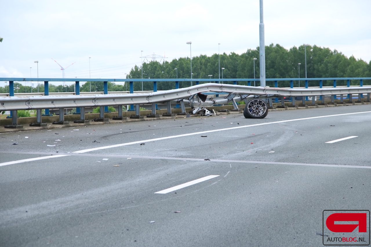 BMW M4 crash Amsterdam