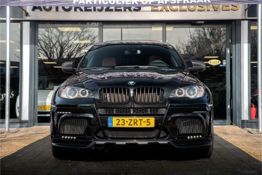 Koop de chique BMW X6 M van Dirk Kuyt
