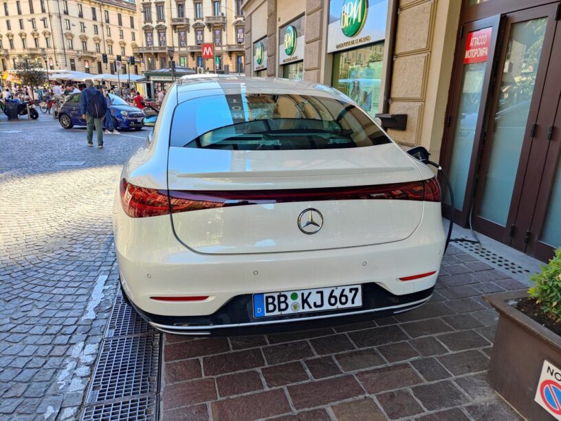 Mercedes EQS gespot
