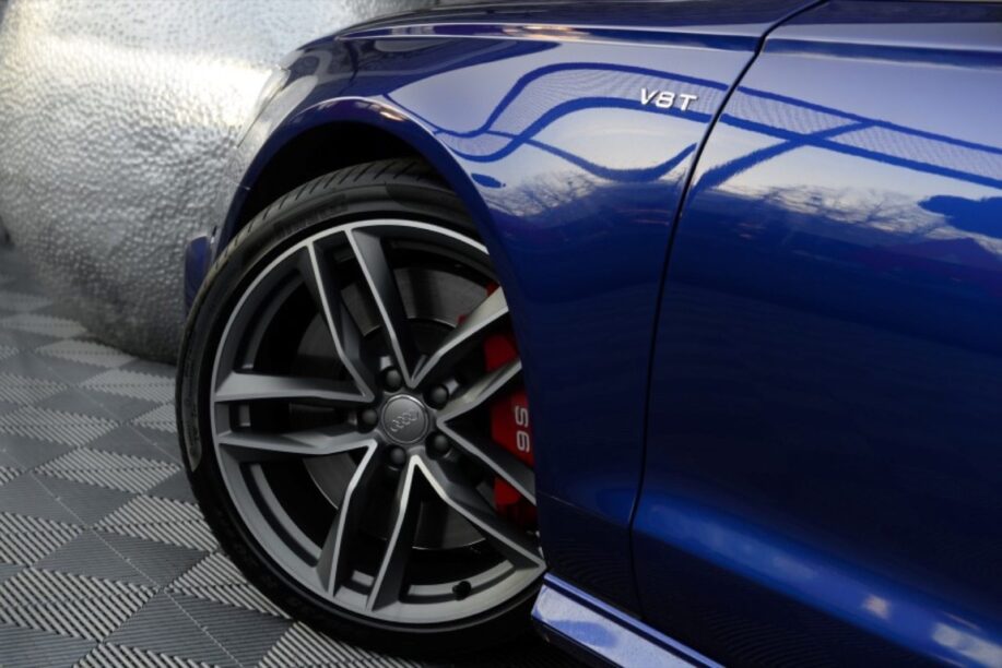 Blauwe Audi S6
