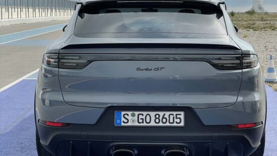 Porsche Cayenne Turbo GT rijtest video