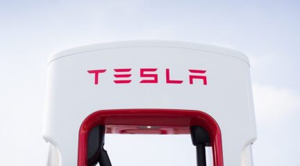 Ook niet-Tesla's kunnen straks snelladen bij Superchargers