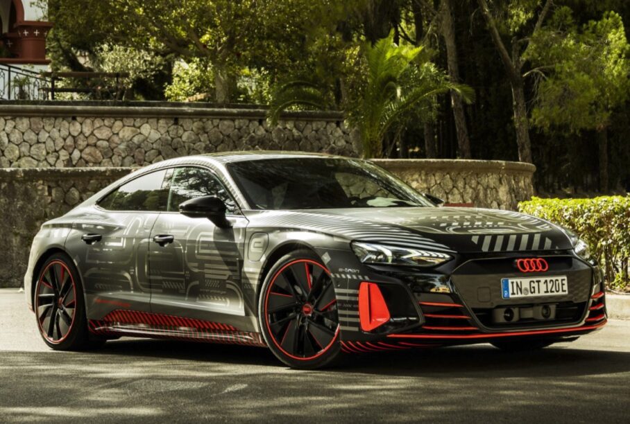 Audi e-tron GT cover