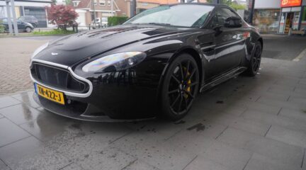 Mijn Auto: Aston Martin V12 Vantage van Kees