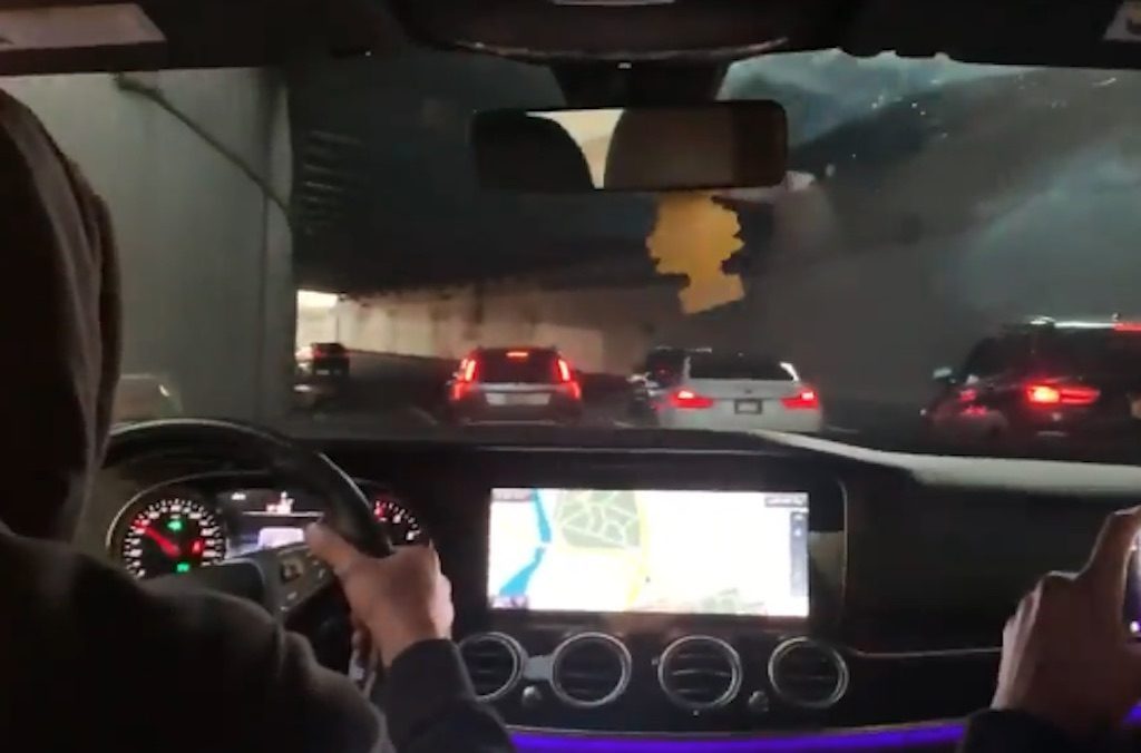 Video: jongeren in onder andere BMW M4 als gekken over de snelweg