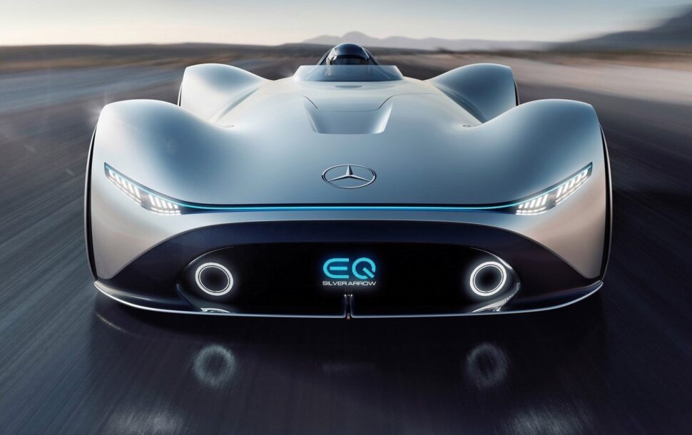 De Tesla Roadster leek vooralsnog weinig concurrentie te krijgen, maar Mercedes heeft ook wel oren naar een elektrische roadster.