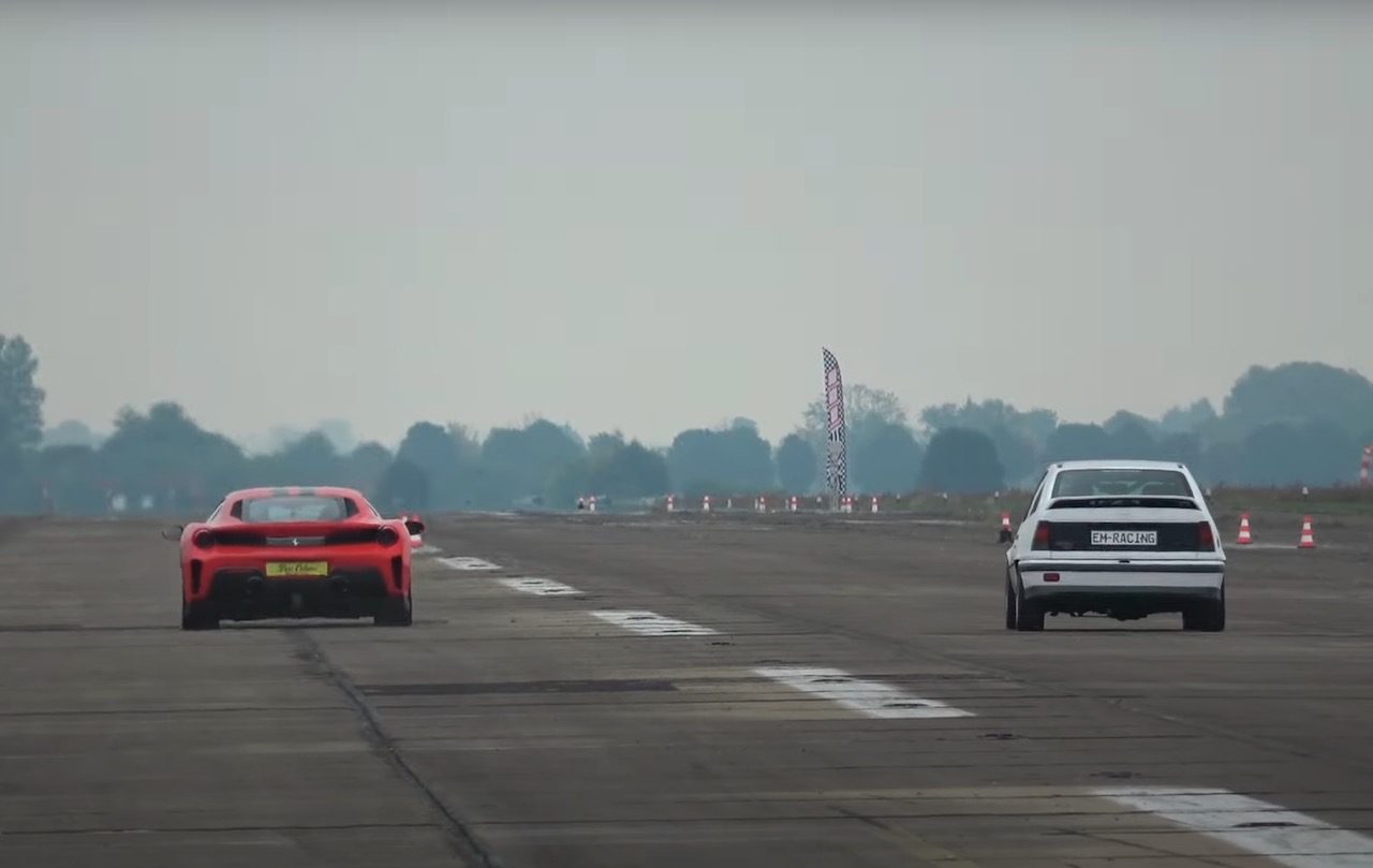Wie wint? Ferrari 488 Pista 800 pk vs Opel Kadett 800 pk