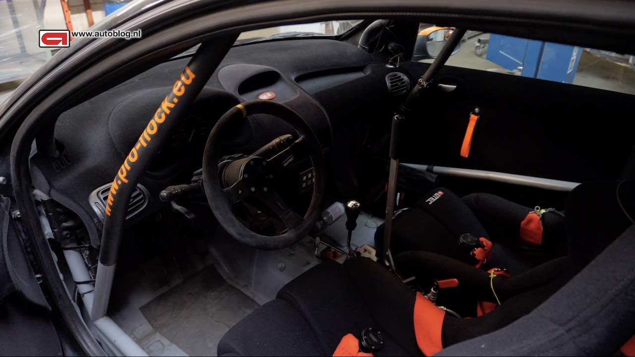 Peugeot 206 GTI: dashboard flocken (en wat is dat?)